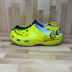 Crocs x Smiley World
